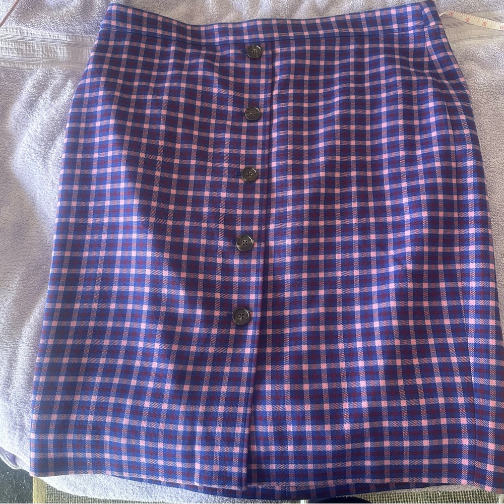 Casual Skirt! Great with boots and leggings!